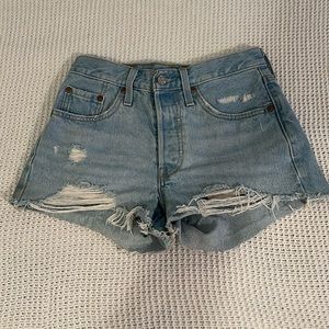 501 Levi’s denim shorts